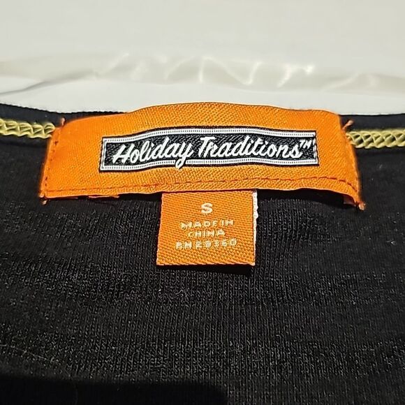 Black lightweight long sleeve studded Halloween top with flared bottom size smal - Picture 8 of 9